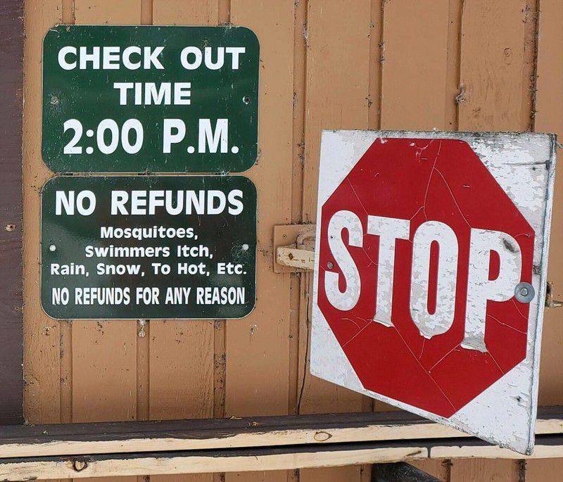 The amusing sign at the entrance gate.