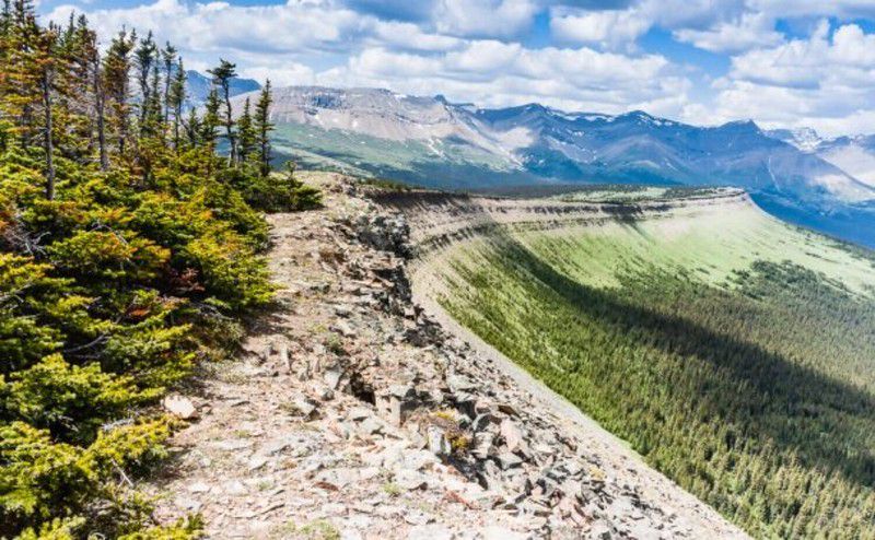 The impressive long sloped ridge at Cardinal Divide